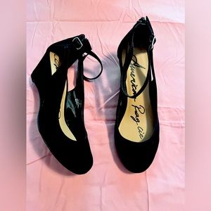 American Rag Cie sexy wedge shoes size 9w. Comfy & cute! New in box